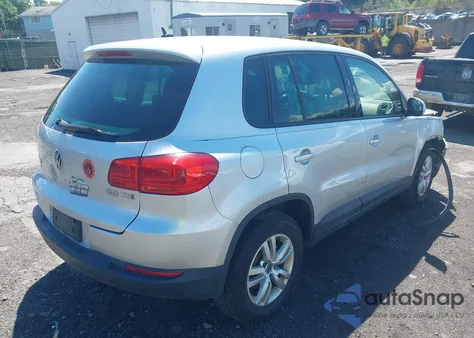 2012 Volkswagen Tiguan Le z USA, uszkodzony, nr VIN WVGAV7AX0CW560866